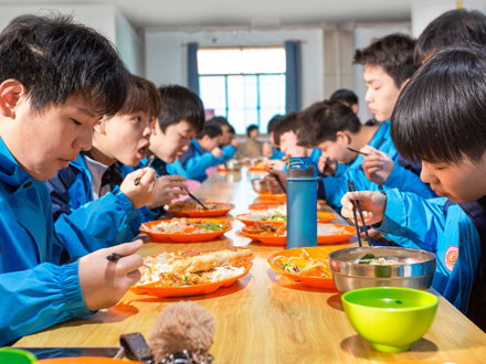 山阳学生用餐