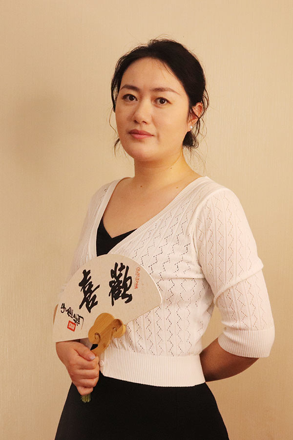 山阳石亚利 研究生学历,毕业于陕西师范大学